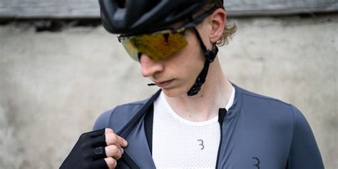 De beste fiets ondershirts voor wisselende temperaturen 